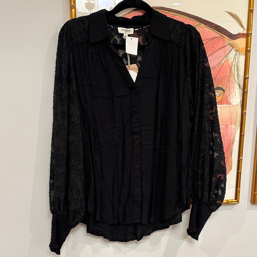 Umgee Black Sheer Sleeve Blouse